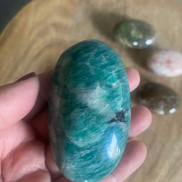 Crystal Palm Stones Bundle - Picture 3 of 7